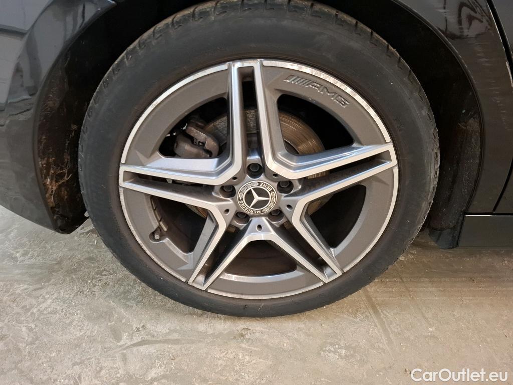  Mercedes  A-Klasse MERCEDES-BENZ Classe A Compact / 2018 / 5P / Berline A 200 AMG Line 7G-DCT #41
