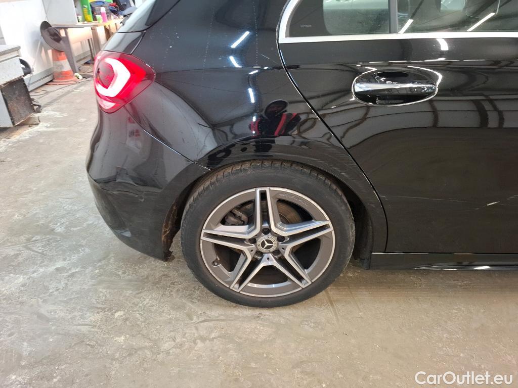  Mercedes  A-Klasse MERCEDES-BENZ Classe A Compact / 2018 / 5P / Berline A 200 AMG Line 7G-DCT #40