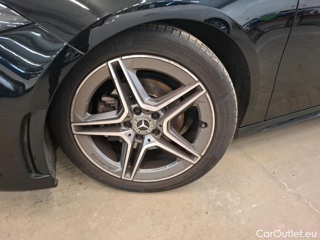  Mercedes  A-Klasse MERCEDES-BENZ Classe A Compact / 2018 / 5P / Berline A 200 AMG Line 7G-DCT #31