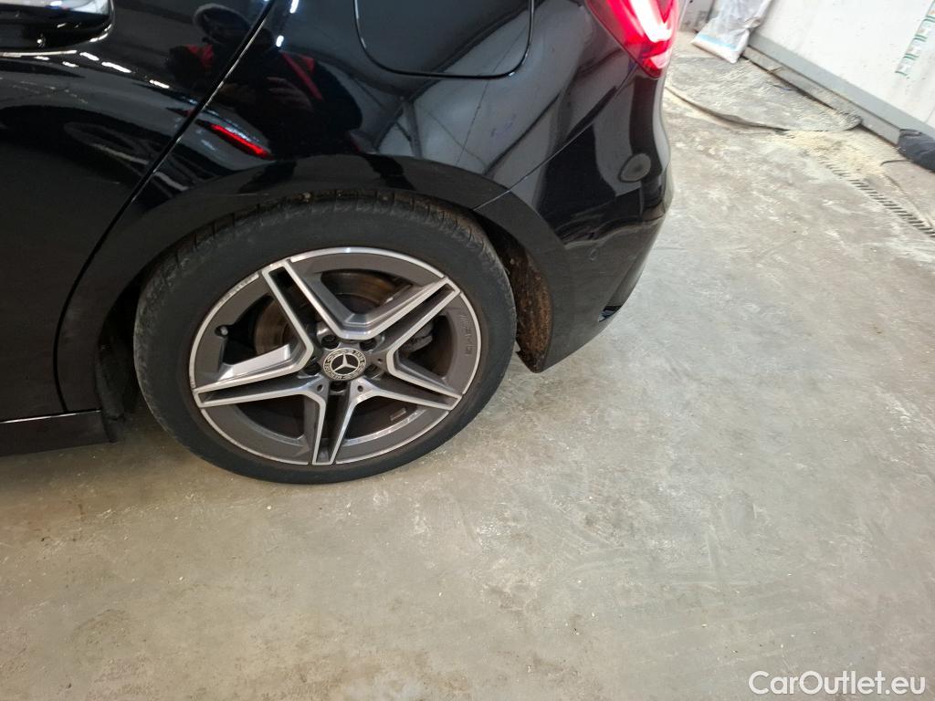  Mercedes  A-Klasse MERCEDES-BENZ Classe A Compact / 2018 / 5P / Berline A 200 AMG Line 7G-DCT #35