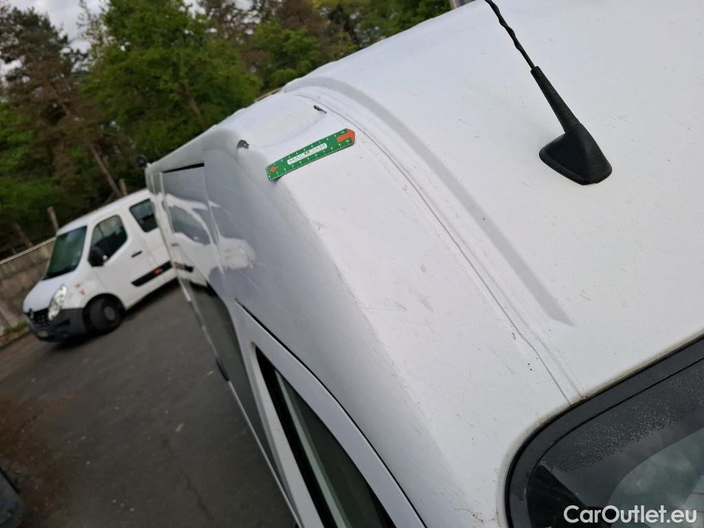  Renault  Master RENAULT  / 2019 / 4P / Fourgon tôlé CA Tr GCF F3500 L3H2 Energy dCi 150 #17