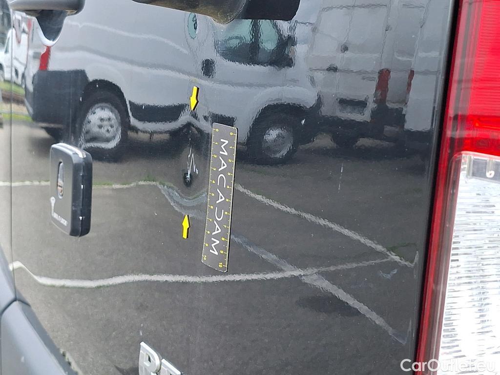  Renault  Master RENAULT TRUCKS  / 2010 / 4P / Fourgon tôlé RED EDITION VAN FWD 3T5 E6 L2H2 #9