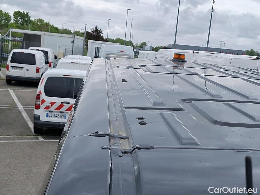  Renault  Master RENAULT TRUCKS  / 2010 / 4P / Fourgon tôlé RED EDITION VAN FWD 3T5 E6 L2H2 #46