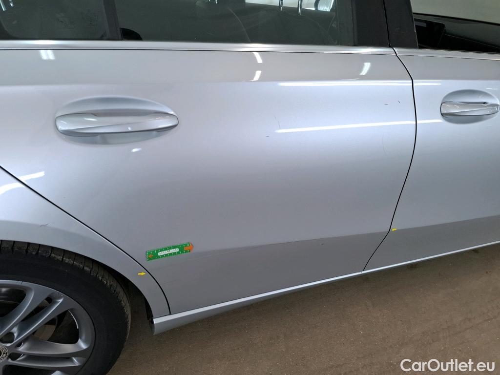  Mercedes  A-Klasse MERCEDES-BENZ Classe A Compact / 2018 / 5P / Berline A 180 d Business Line #36