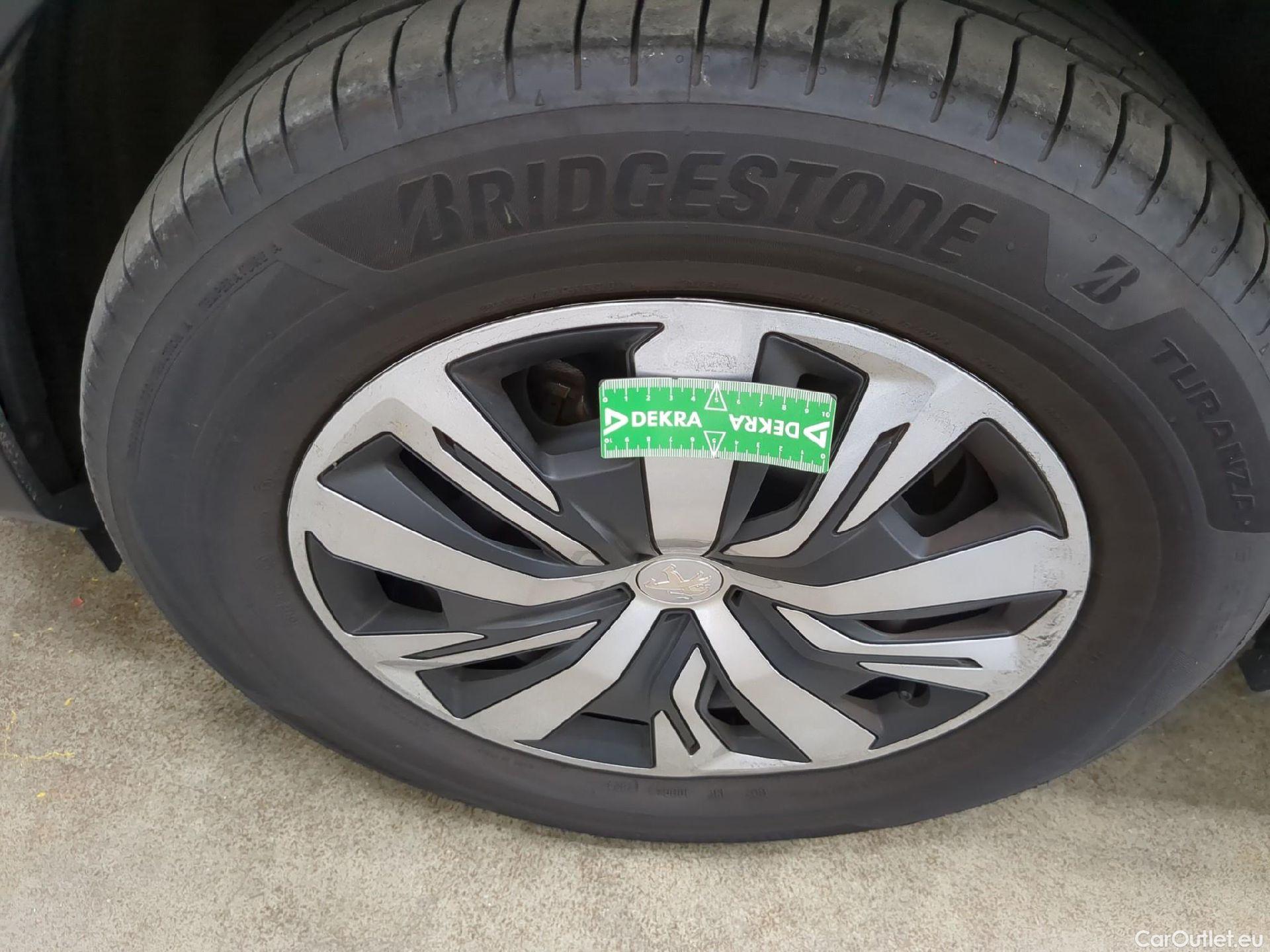  Peugeot  2008  Active Business 1.5 HDi 130CV BVA8 E6d #2