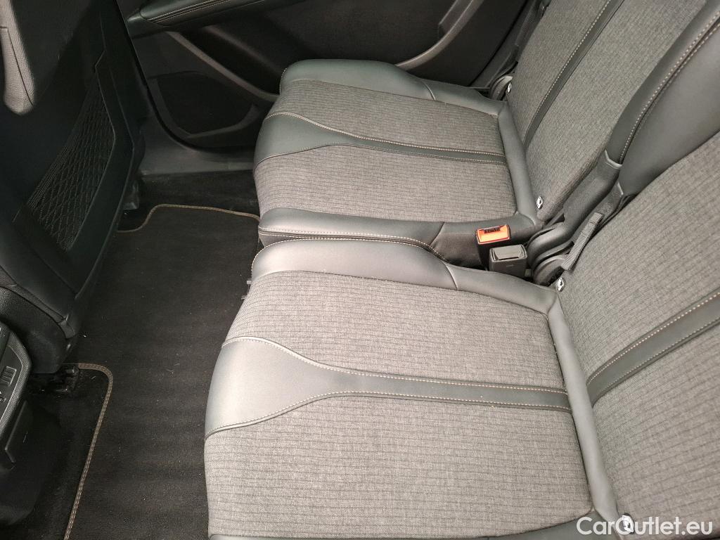 Peugeot  5008  GT Line 1.5 HDi 130CV BVA8 E6dT #75