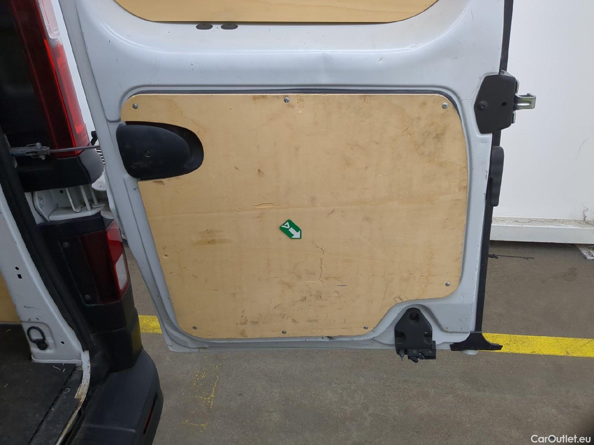  Renault  Trafic  Fourgon Grand Confort L2H1 1200 1.6 dCi 125CV BVM6 E6 #6