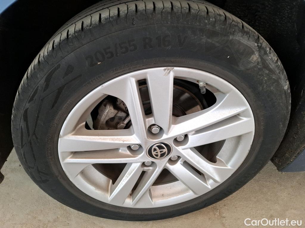  Toyota  Corolla TOYOTA  Touring Sports / 2018 / 5P / Break Hybride 122h Dynamic Business Supp Lomb #13