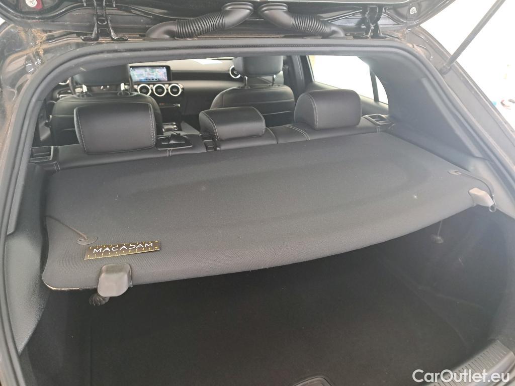  Mercedes  A-Klasse MERCEDES-BENZ Classe A Compact / 2018 / 5P / Berline A 200 d Business Line 8G-DCT #12