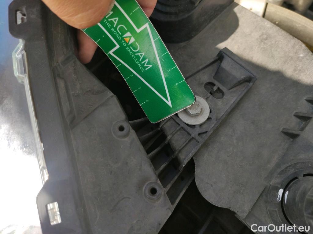  Renault  Zoe RENAULT  / 2019 / 5P / berlina con portón Intens 100 kW R135 Batería 50kWh #2