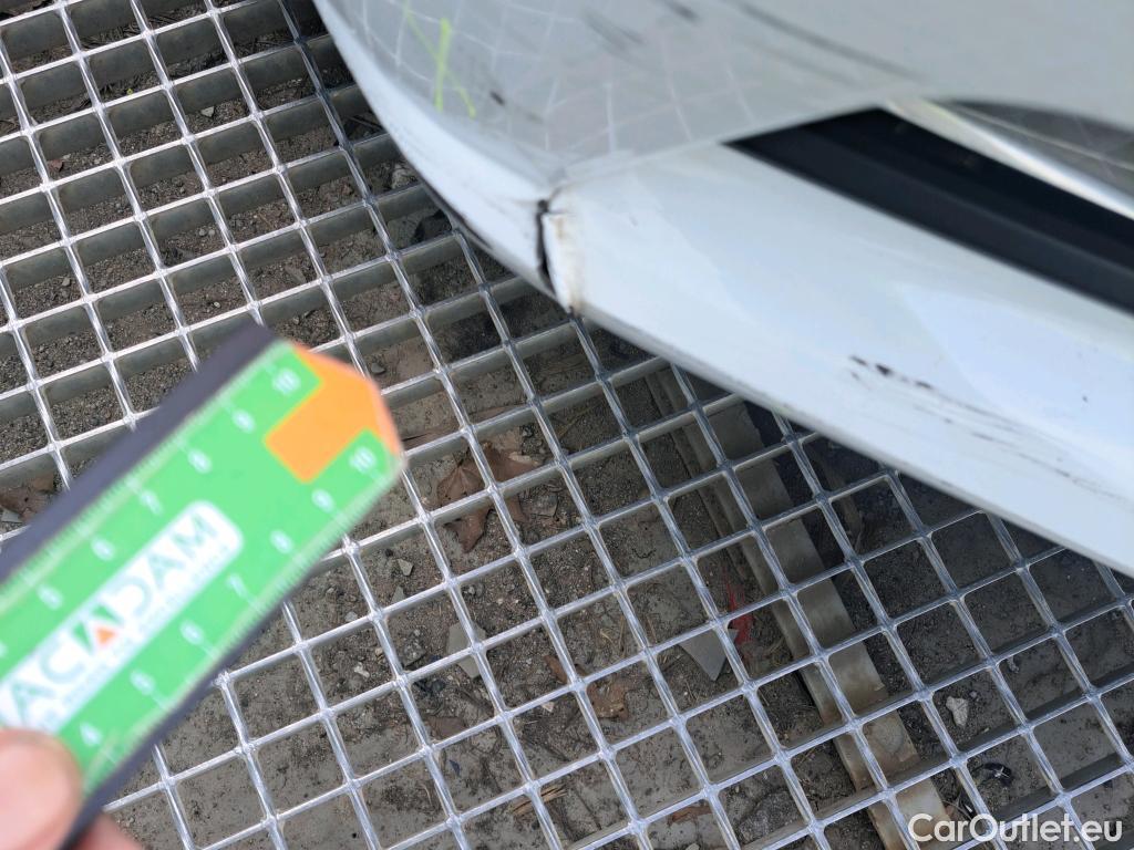  Nissan  Micra NISSAN  / 2017 / 5P / berlina con portón IG-T 68 kW (92 CV) E6D-F Acenta #33