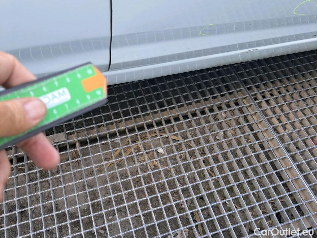  Nissan  Micra NISSAN  / 2017 / 5P / berlina con portón IG-T 68 kW (92 CV) E6D-F Acenta #23