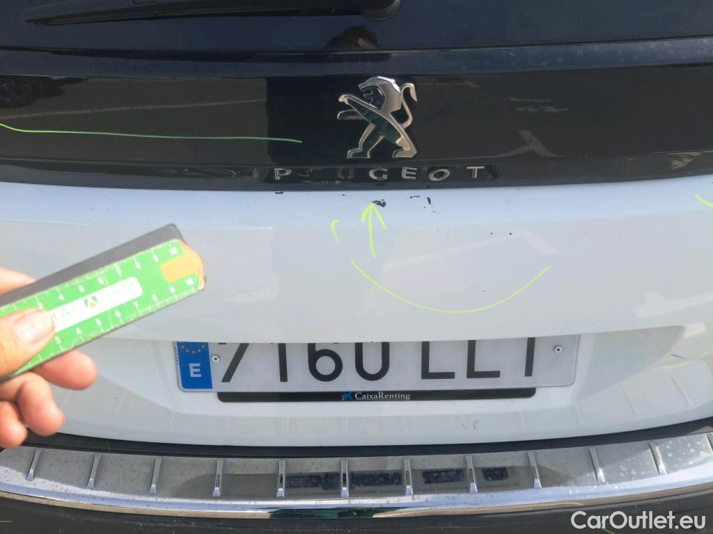  Peugeot  5008  Allure 1.5 130CV AT8 #57