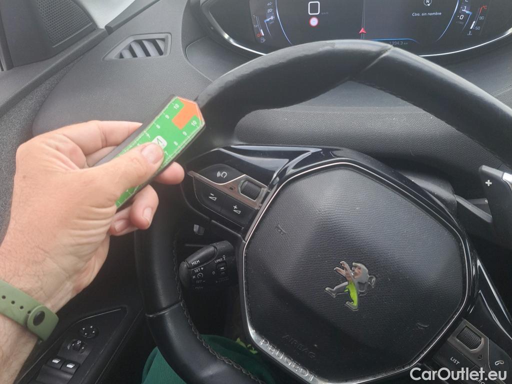  Peugeot  5008  Allure 1.5 130CV AT8 #49