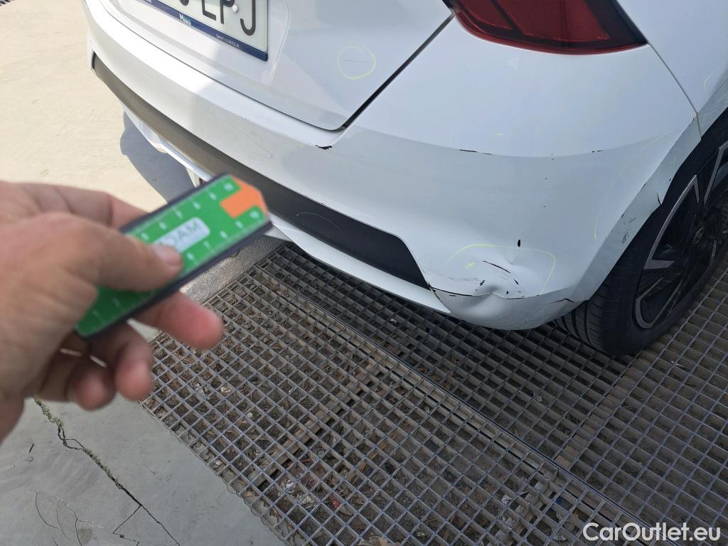  Nissan  Micra NISSAN  / 2017 / 5P / berlina con portón IG-T 68 kW (92 CV) E6D-F Acenta #13
