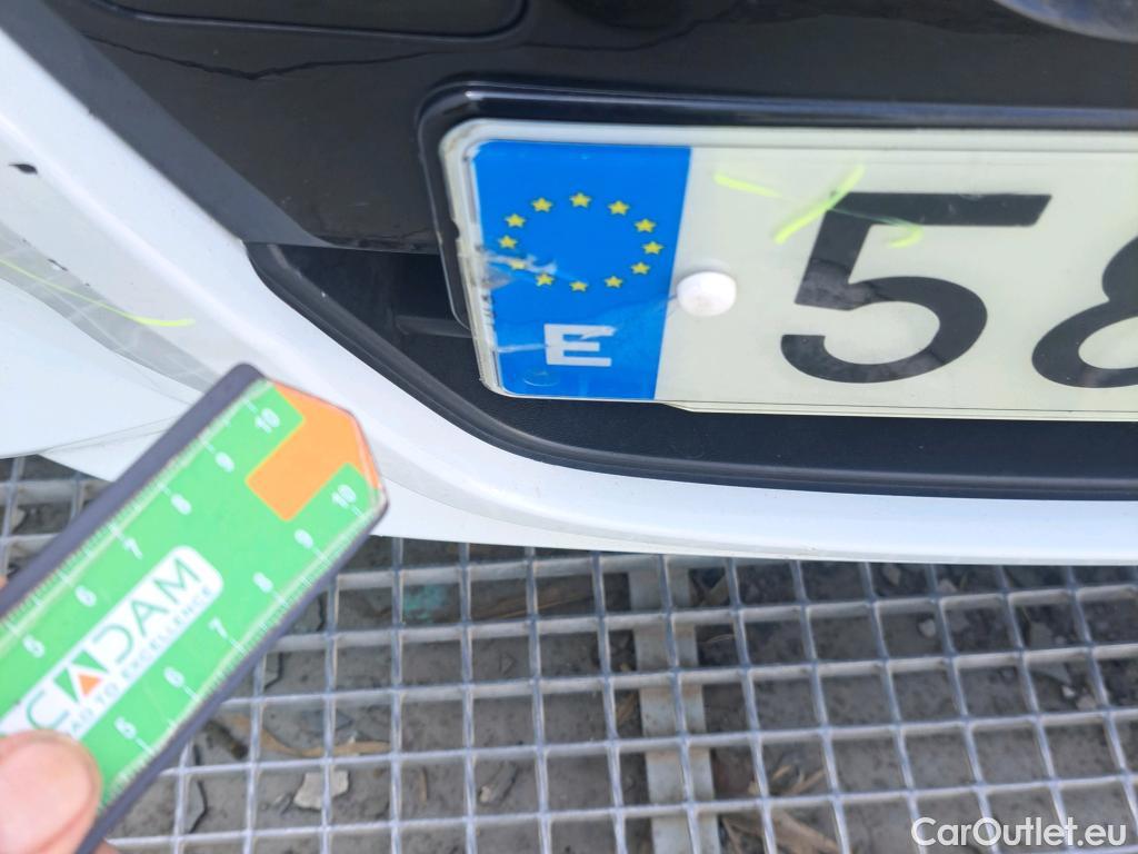  Nissan  Micra NISSAN  / 2017 / 5P / berlina con portón IG-T 68 kW (92 CV) E6D-F Acenta #47