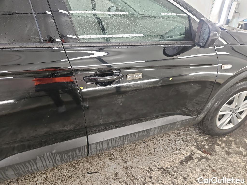  Opel   Grandland X Grandland X Elegance Business 1.5 130CV BVA8 E6d #3