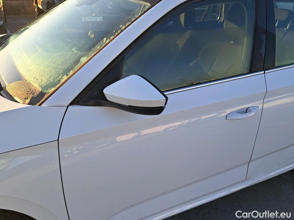  Skoda  KAMIQ SKODA  1.0 TSI 81kW (110CV) DSG Ambition (CX) #17
