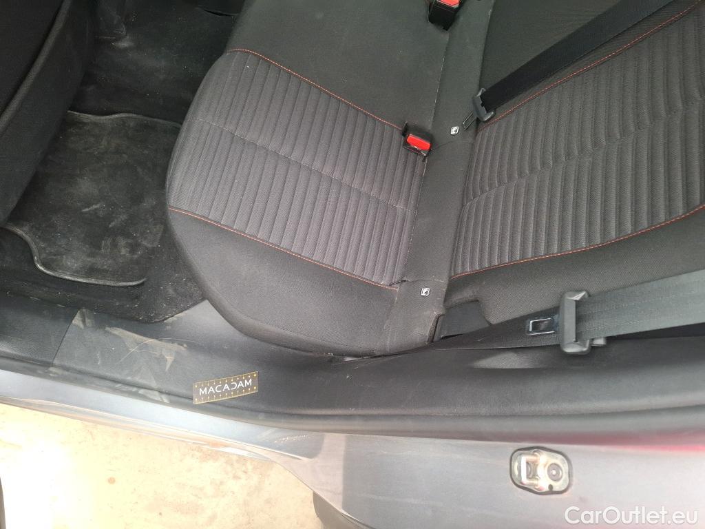  Peugeot  2008 PEUGEOT  / 2019 / 5P / Crossover PureTech 130 S&S EAT8 ACTIVE PACK #19