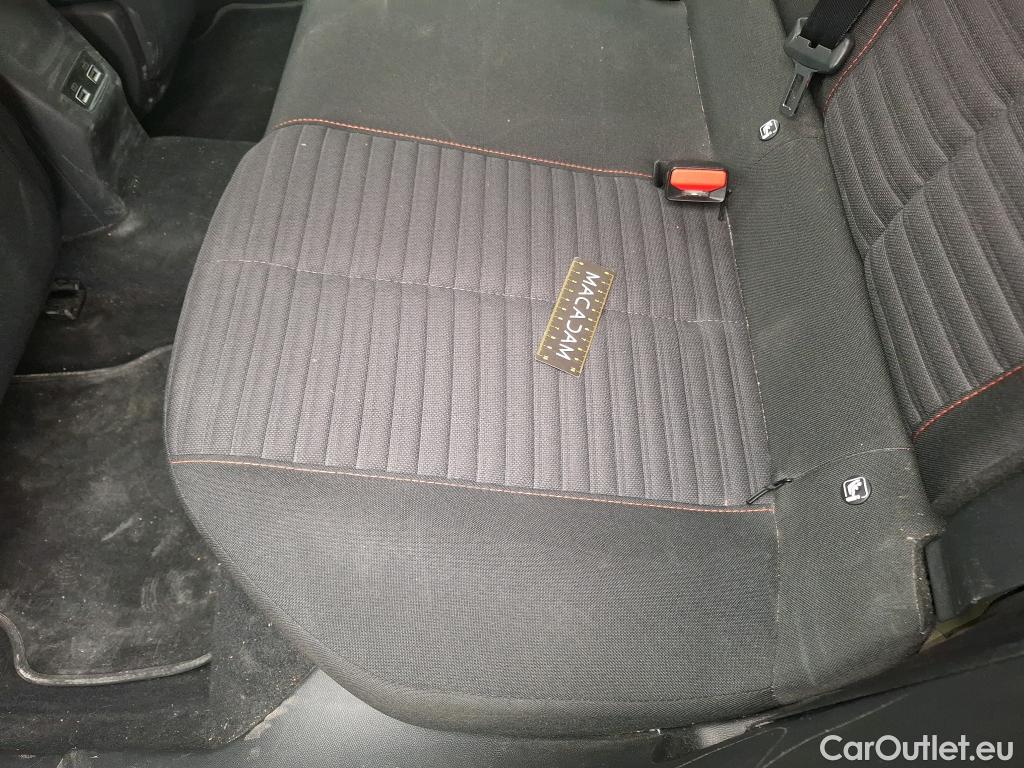  Peugeot  2008 PEUGEOT  / 2019 / 5P / Crossover PureTech 130 S&S EAT8 ACTIVE PACK #37