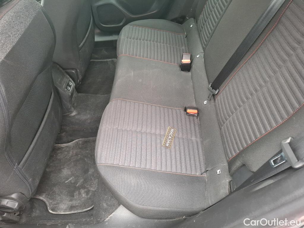  Peugeot  2008 PEUGEOT  / 2019 / 5P / Crossover PureTech 130 S&S EAT8 ACTIVE PACK #36