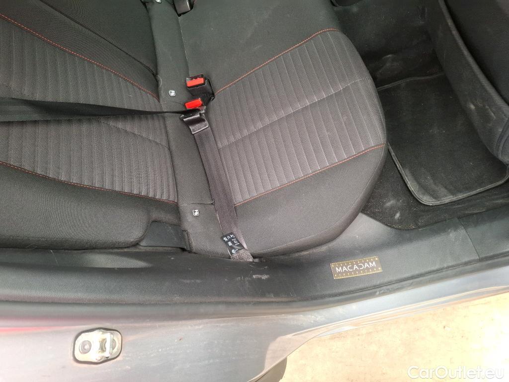  Peugeot  2008 PEUGEOT  / 2019 / 5P / Crossover PureTech 130 S&S EAT8 ACTIVE PACK #24