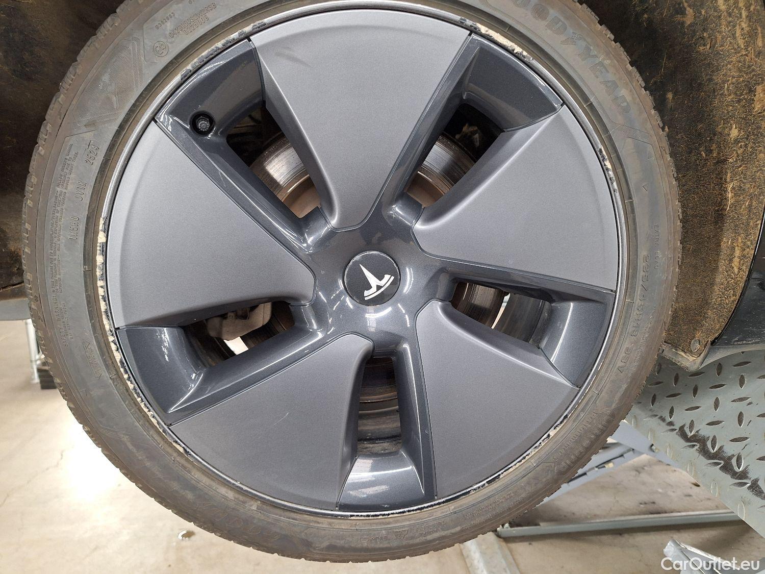 Tesla  Model 3 Tesla,  '18 BEV, Tesla  Standard RWD Plus 4d #5