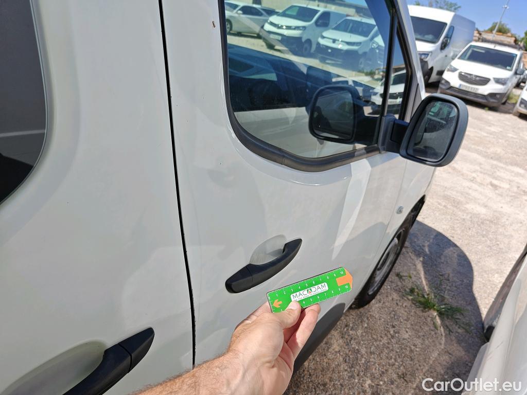  Citroen  Berlingo CITROEN  / 2018 / 4P / monovolumen compacto Talla M BlueHDi 100 LIVE ##SIN LLAVES## #21
