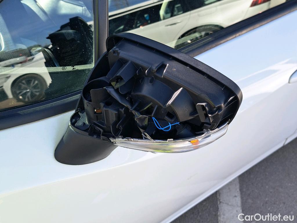  Nissan  Micra NISSAN  / 2017 / 5P / berlina con portón IG-T 74 kW (100 CV) E6D Acenta #29