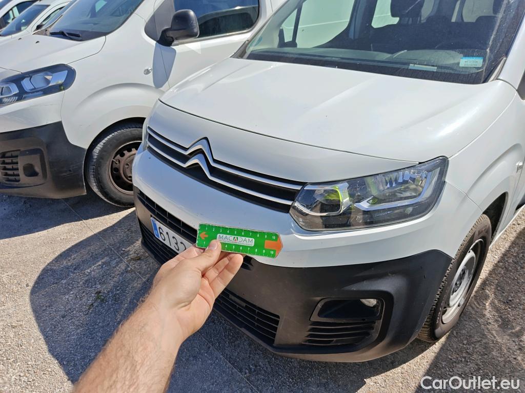  Citroen  Berlingo CITROEN  / 2018 / 4P / monovolumen compacto Talla M BlueHDi 100 LIVE ##SIN LLAVES## #42