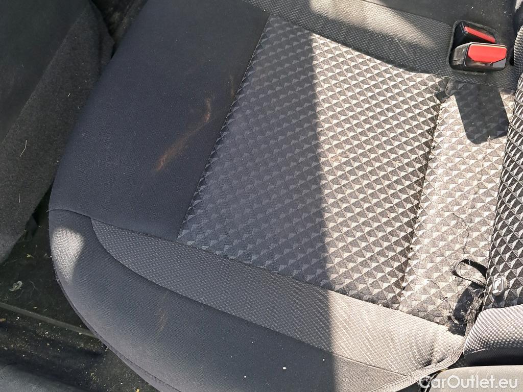  Nissan  Micra NISSAN  / 2017 / 5P / berlina con portón IG-T 74 kW (100 CV) E6D Acenta #31