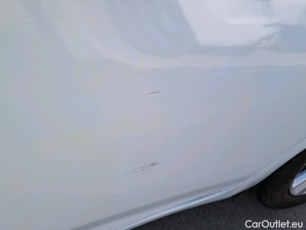  Nissan  Micra NISSAN  / 2017 / 5P / berlina con portón IG-T 74 kW (100 CV) E6D Acenta #43