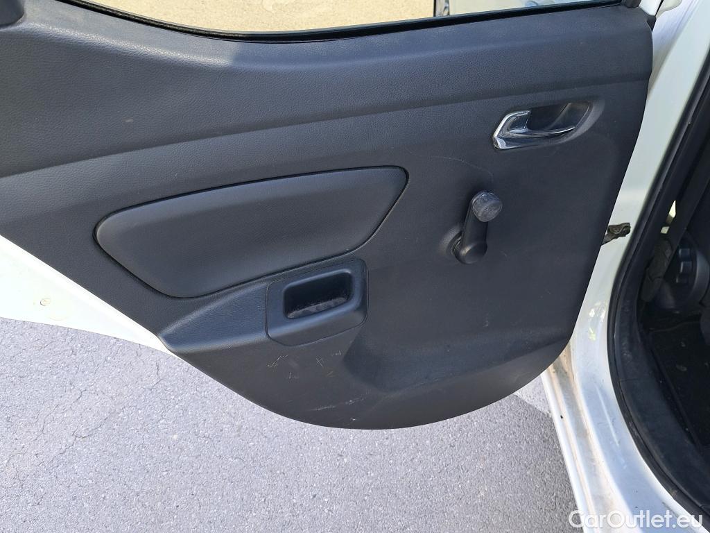  Nissan  Micra NISSAN  / 2017 / 5P / berlina con portón IG-T 74 kW (100 CV) E6D Acenta #40
