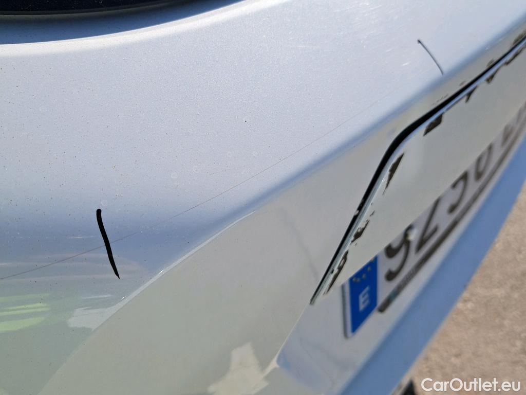  Nissan  Micra NISSAN  / 2017 / 5P / berlina con portón IG-T 74 kW (100 CV) E6D Acenta #25