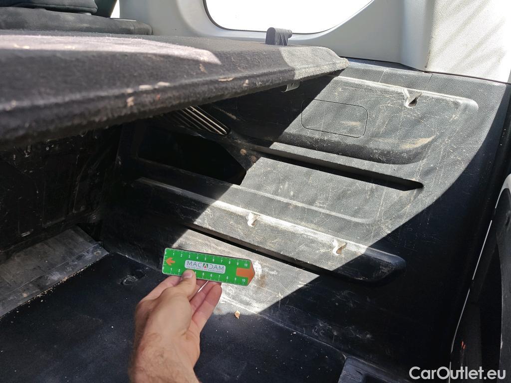  Citroen  Berlingo CITROEN  / 2018 / 4P / monovolumen compacto Talla M BlueHDi 100 LIVE ##SIN LLAVES## #6