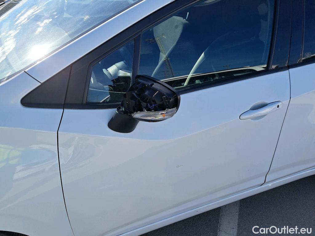  Nissan  Micra NISSAN  / 2017 / 5P / berlina con portón IG-T 74 kW (100 CV) E6D Acenta #28