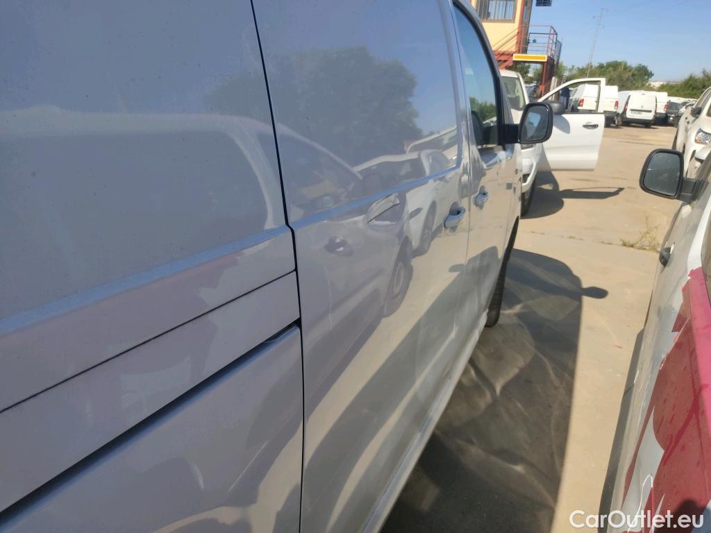  Land Rover  Discovery FIAT Scudo / 2021 / 4P / furgón Furgón L2 120cv MT6 Business (AC) #5