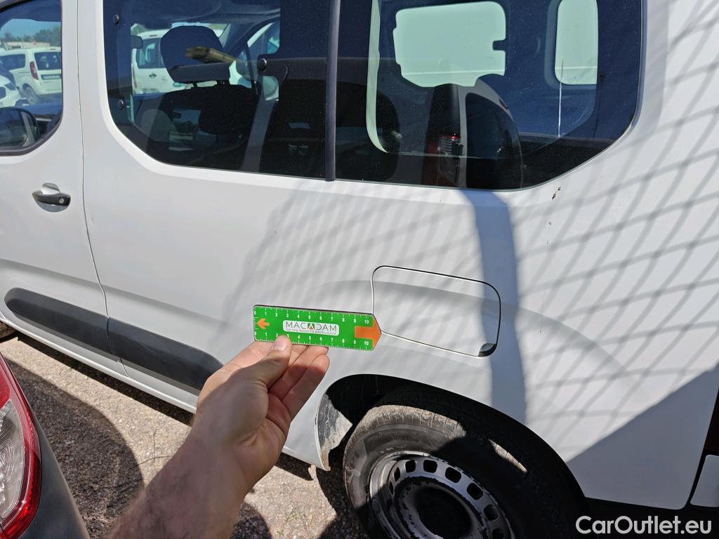  Citroen  Berlingo CITROEN  / 2018 / 4P / monovolumen compacto Talla M BlueHDi 100 LIVE ##SIN LLAVES## #9