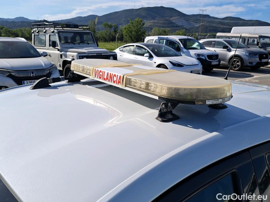  Nissan  Micra NISSAN  / 2017 / 5P / berlina con portón IG-T 74 kW (100 CV) E6D Acenta #58