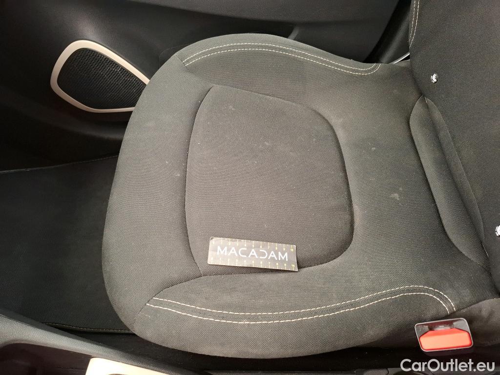  Renault  Captur RENAULT  5p Crossover Business dCi 90 - 18 #39