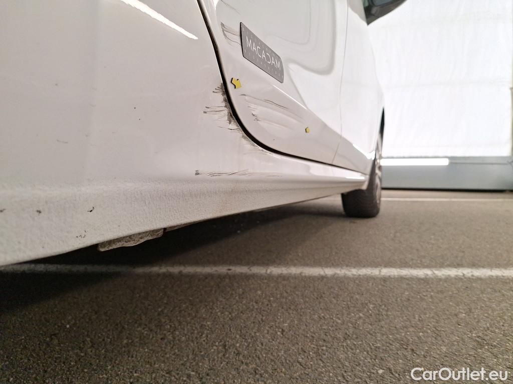  Peugeot  208  Affaire Premium Pack 1.2 80CV BVM5 E6dT #11