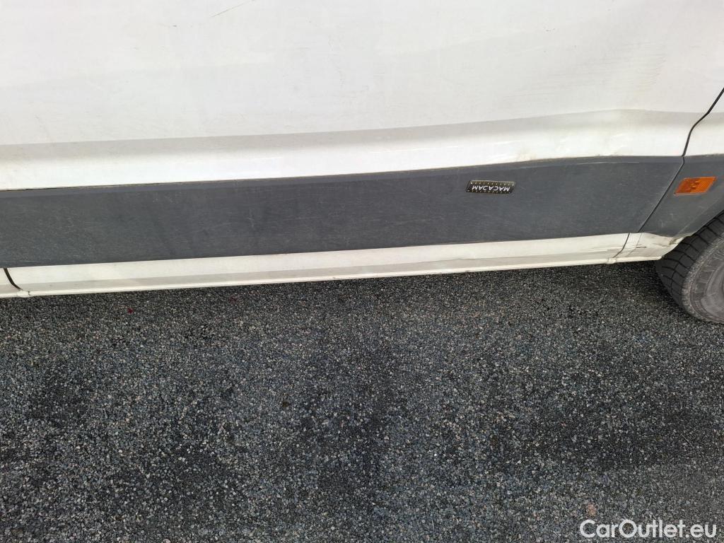  Volkswagen  Crafter  Fourgon Fourgon 35 mittlerer Radstand mit Hochdach FWD 2.0 140CV BVM6 #18