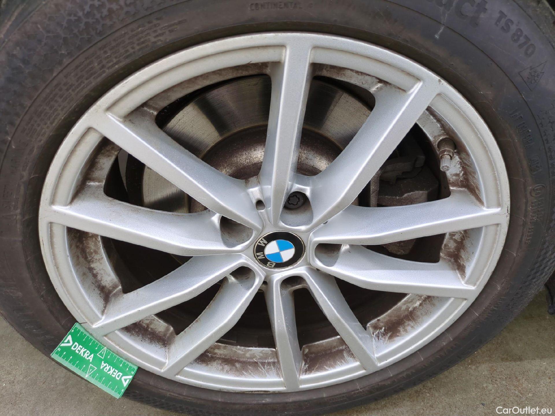  Bmw  Serie 3 BMW Série 3 Berline / 2018 / 4P / Berline 330e 292ch Business Design BVA8 Hybride #10