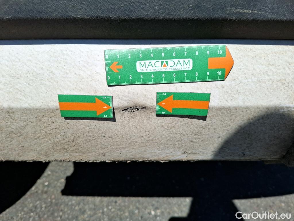  Volkswagen  Crafter  Fourgon Fourgon 35 mittlerer Radstand mit Hochdach FWD 2.0 140CV BVM6 #15
