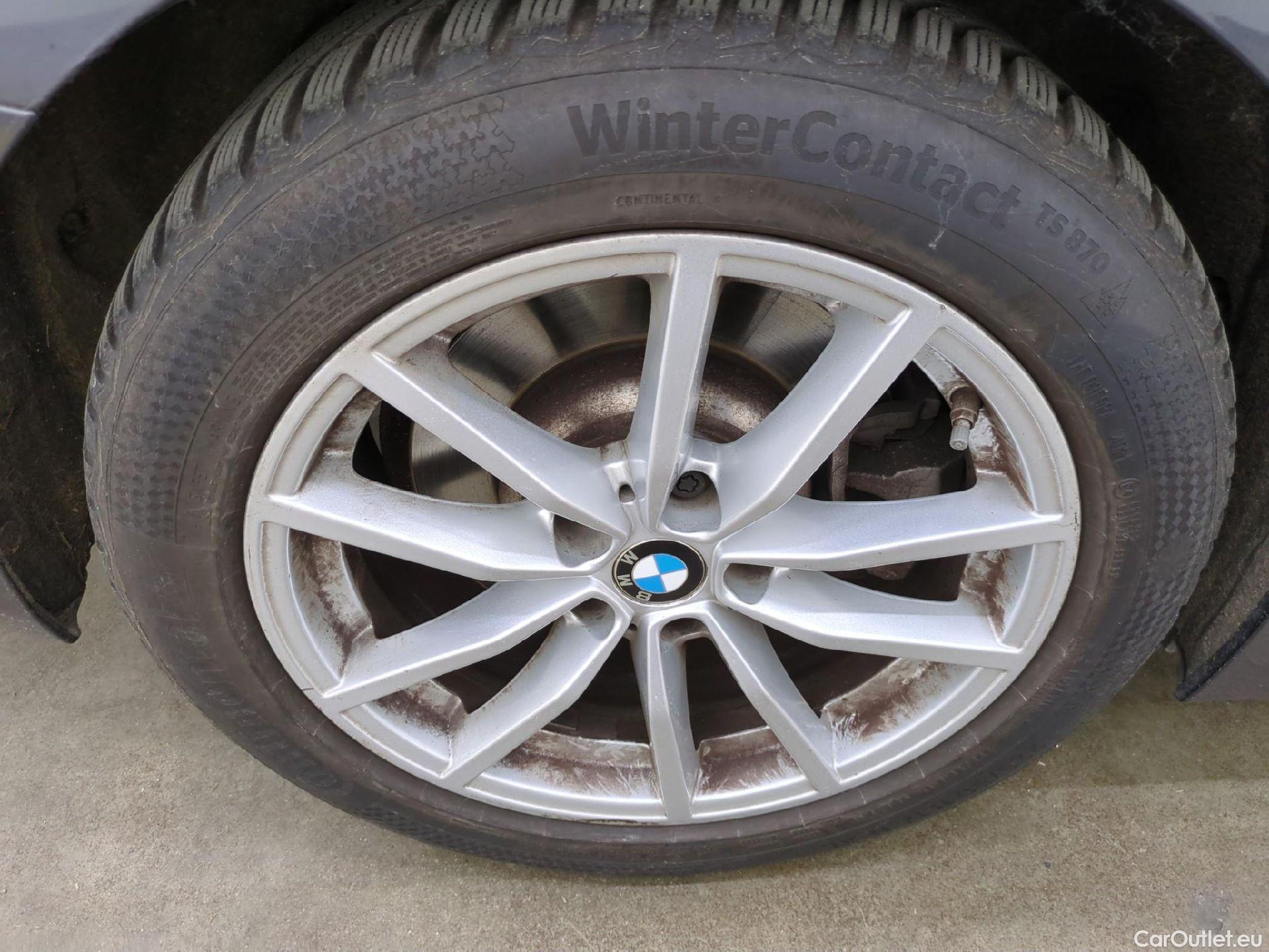  Bmw  Serie 3 BMW Série 3 Berline / 2018 / 4P / Berline 330e 292ch Business Design BVA8 Hybride #8