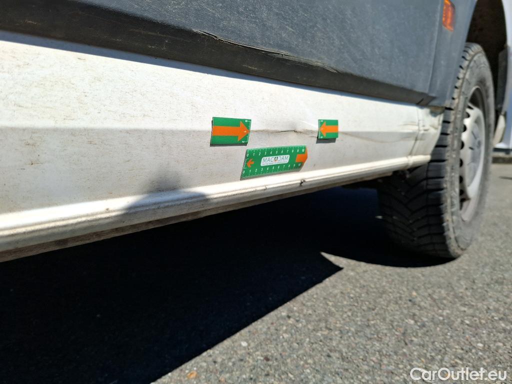  Volkswagen  Crafter  Fourgon Fourgon 35 mittlerer Radstand mit Hochdach FWD 2.0 140CV BVM6 #11