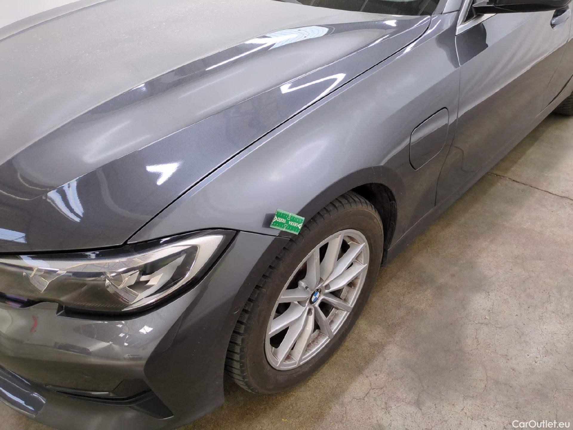  Bmw  Serie 3 BMW Série 3 Berline / 2018 / 4P / Berline 330e 292ch Business Design BVA8 Hybride #15