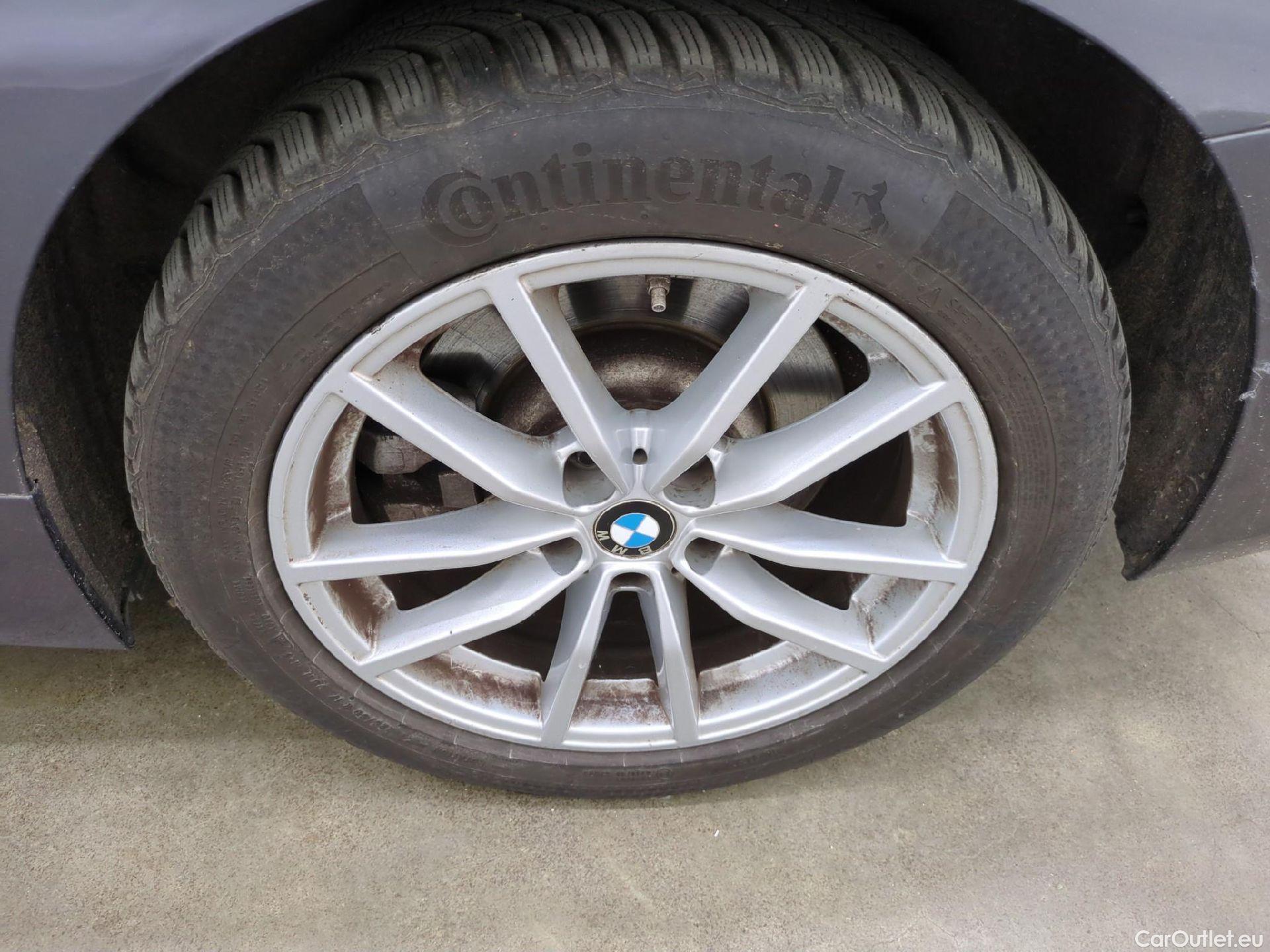 Bmw  Serie 3 BMW Série 3 Berline / 2018 / 4P / Berline 330e 292ch Business Design BVA8 Hybride #7