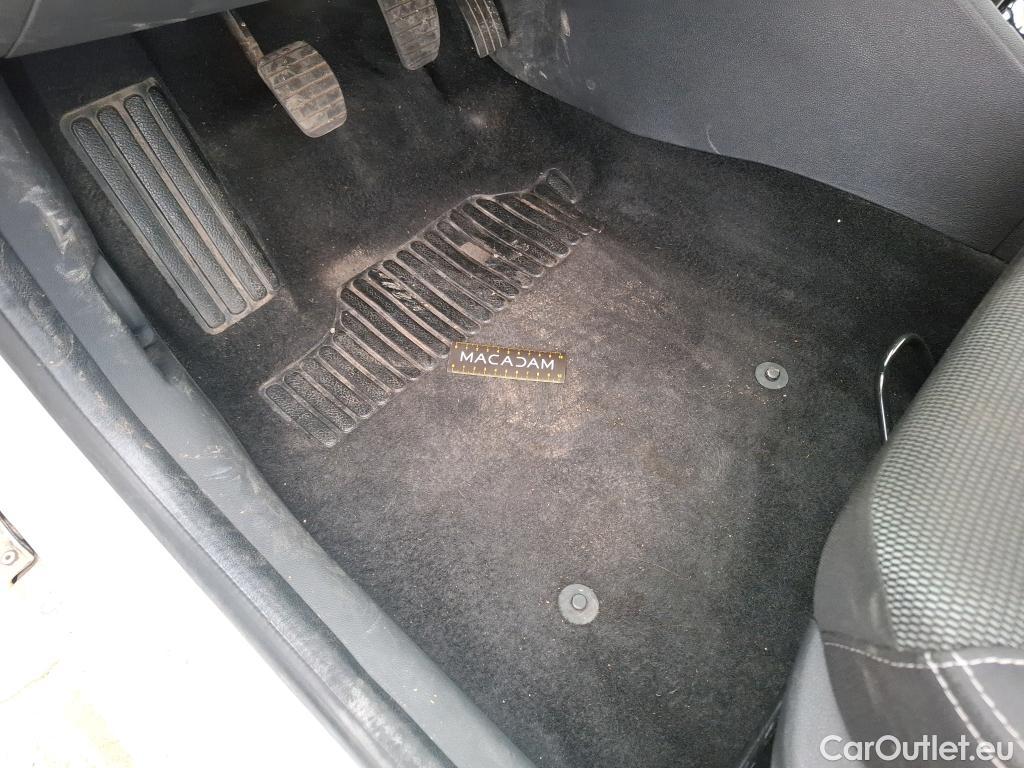  Renault  Clio  IV Air MediaNav 1.5 dCi 75CV BVM5 E6 #24