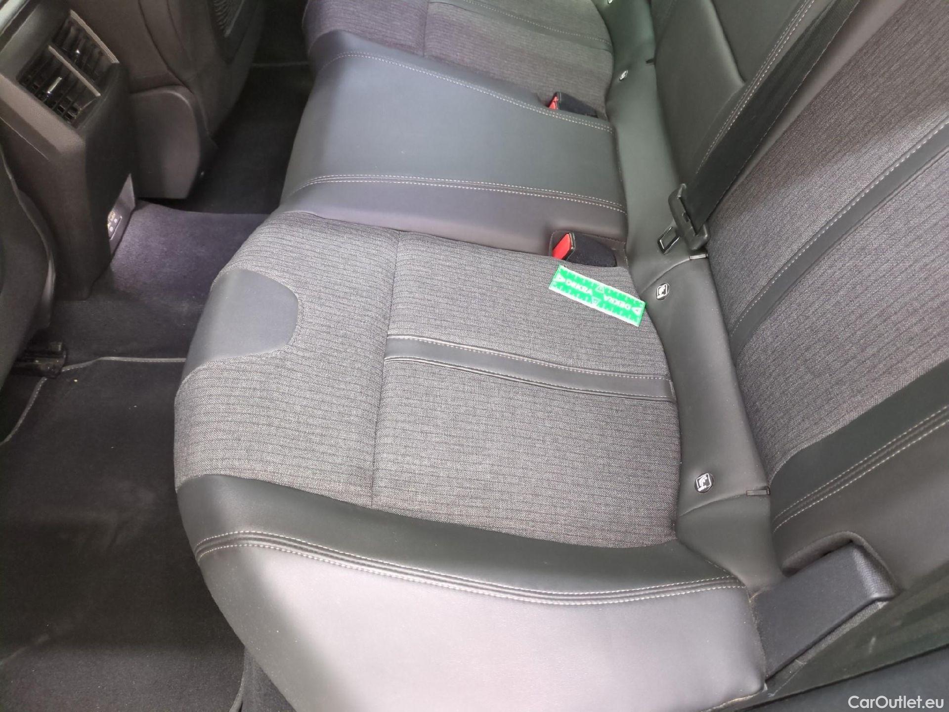  Peugeot  508 PEUGEOT  SW / 2018 / 5P / Break PureTech 130 S&S EAT8 Allure Pack #23